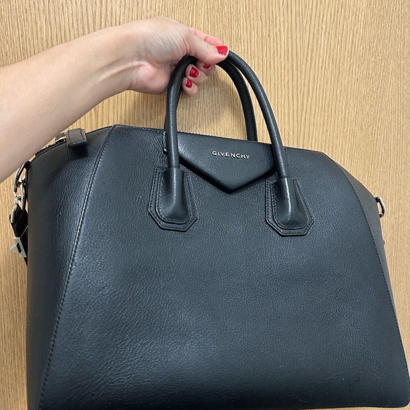 Givenchy Antigona Handbag - Picture 7 of 9